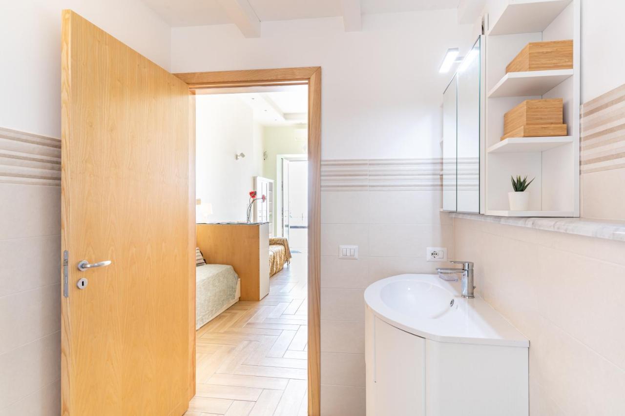 Giardini Naxos Lovely Flat In Front Of The Beach 外观 照片